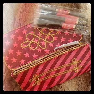 MAC 6pc Travel Brush & Cosmetic Bags